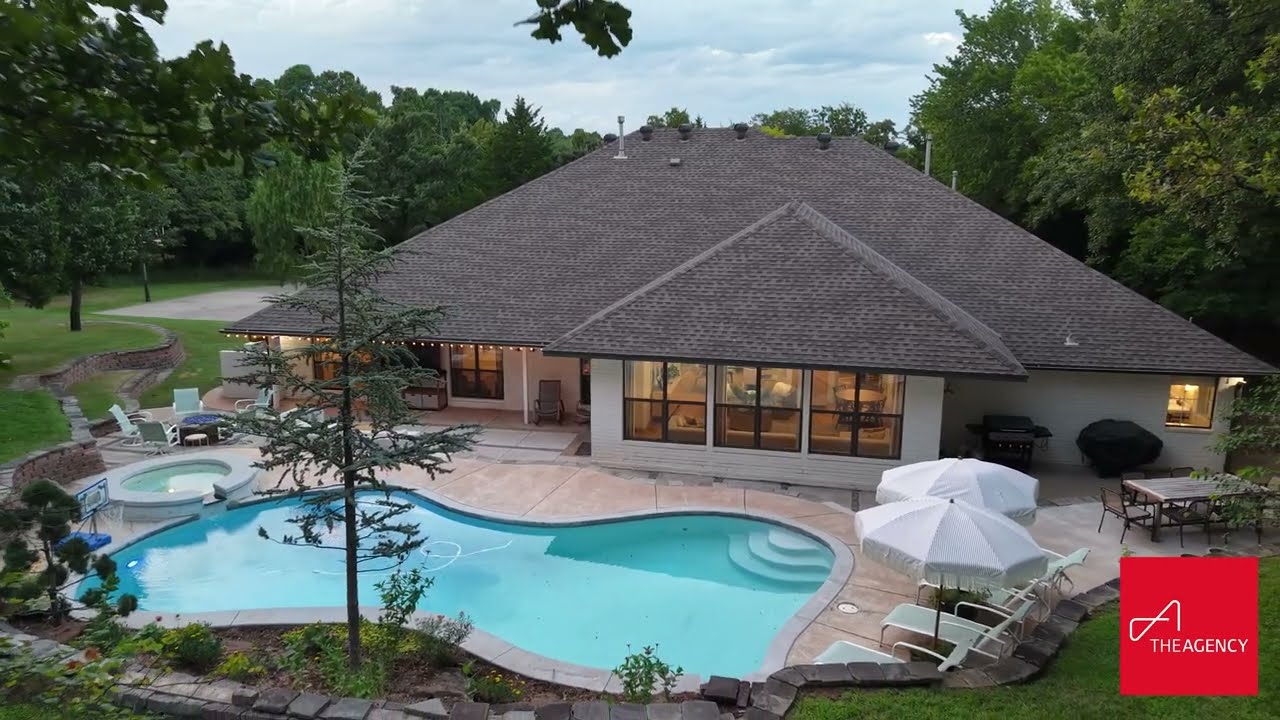 Luxury Real Estate in Edmond Oklahoma - Modern Renovation on Private Acreage - Wyatt Poindexter