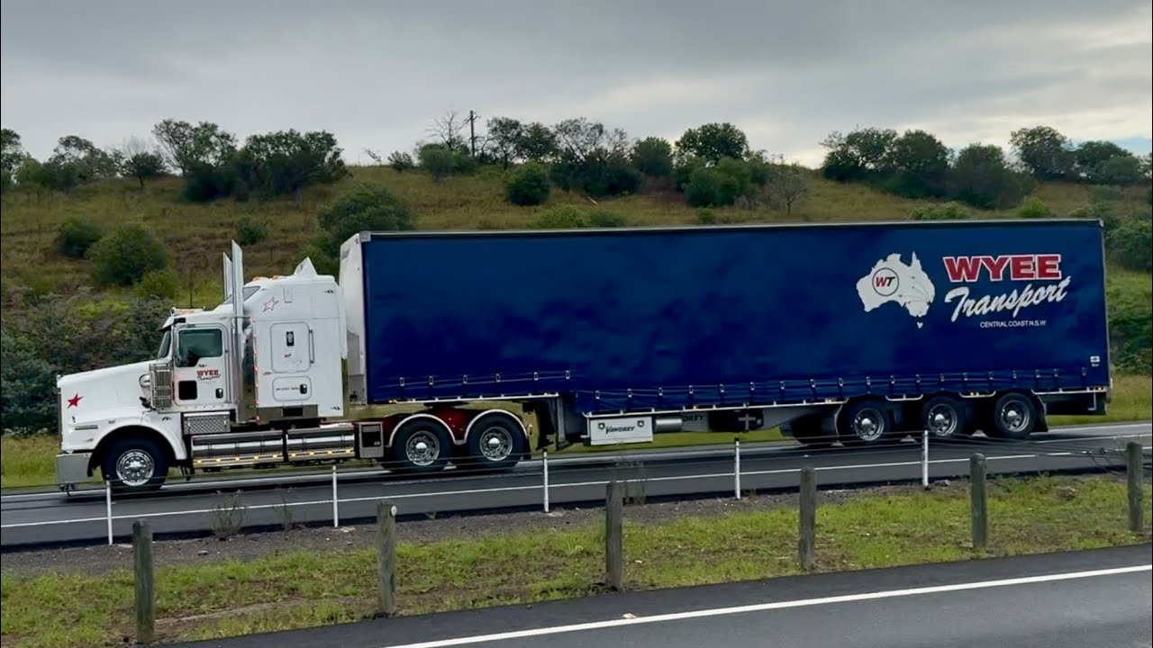 HR, Visy, Linfox, Berle, D&G, ERH, Reeves, SRV, Rowans, Holliers, DHT, Rugby, M31 #truckspotting 