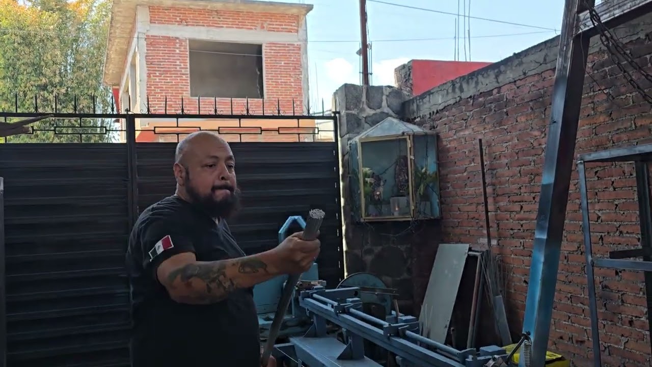 Haciendo pruebas con enderezadora de alambre, endereza y corta hasta 3mt 