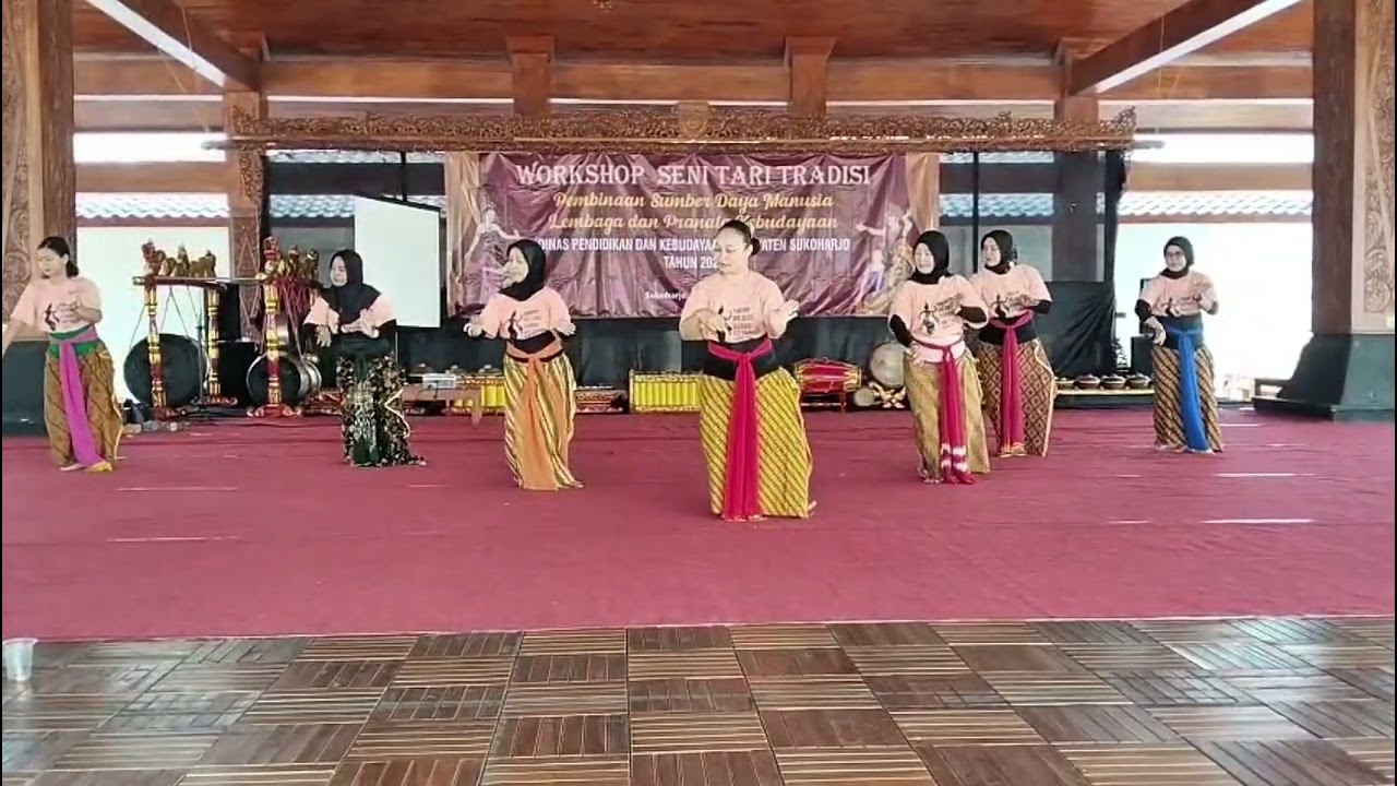 Tari Golek Sulung Dayung (S.Maridi) - STUDIO SENI SRIWEDARI SURAKARTA