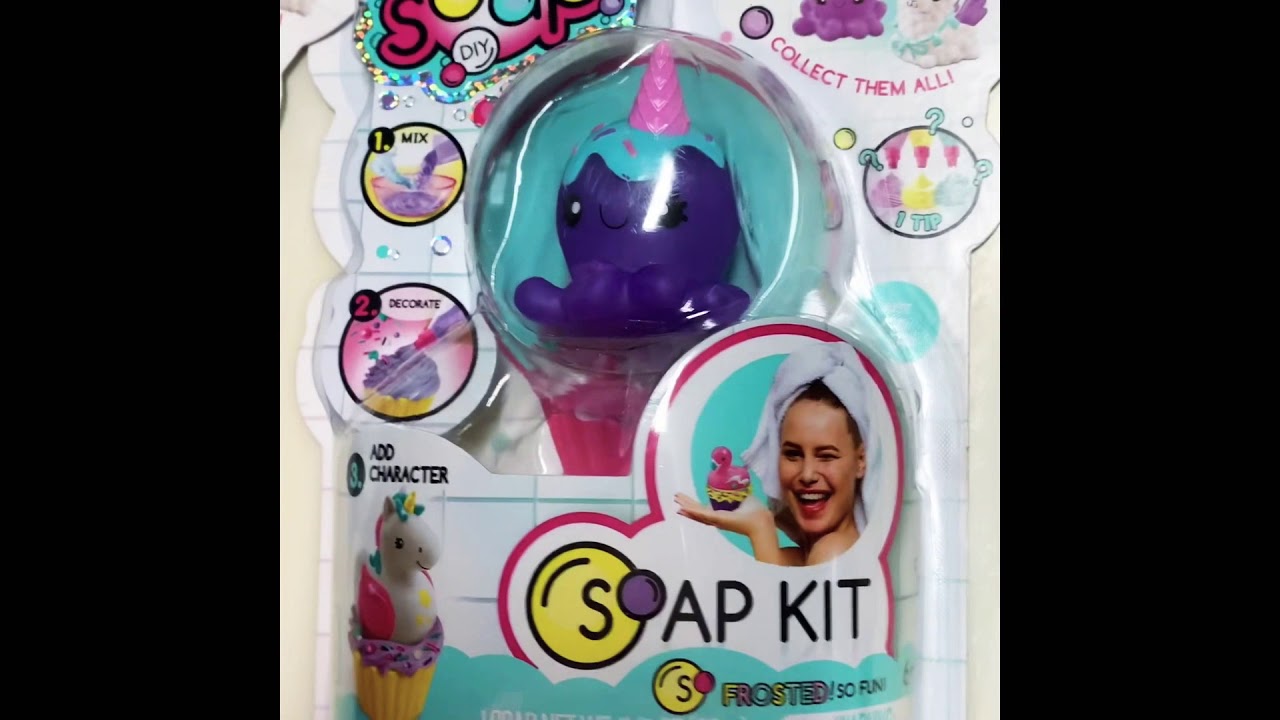 Brielle and Alina try out the SO SOAP DIY KIT