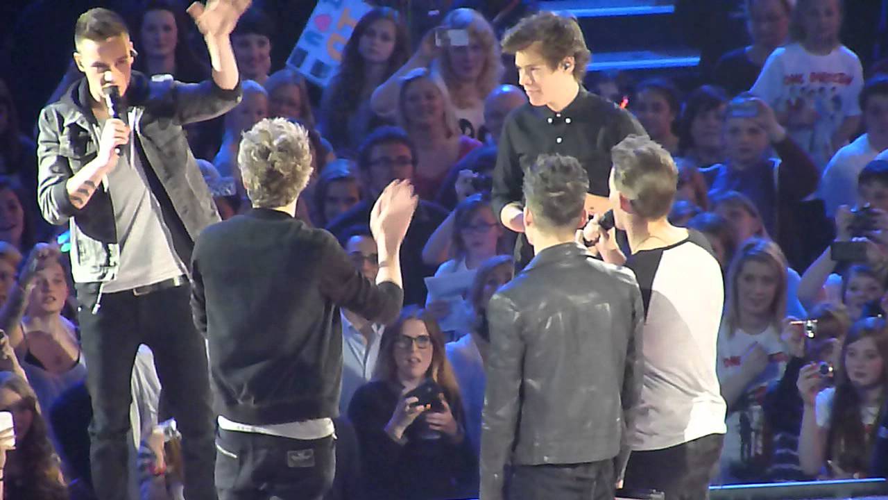One Direction - Twitter questions Pt. 3 (Stage name) - THE O2, LONDON, 5/4/2013