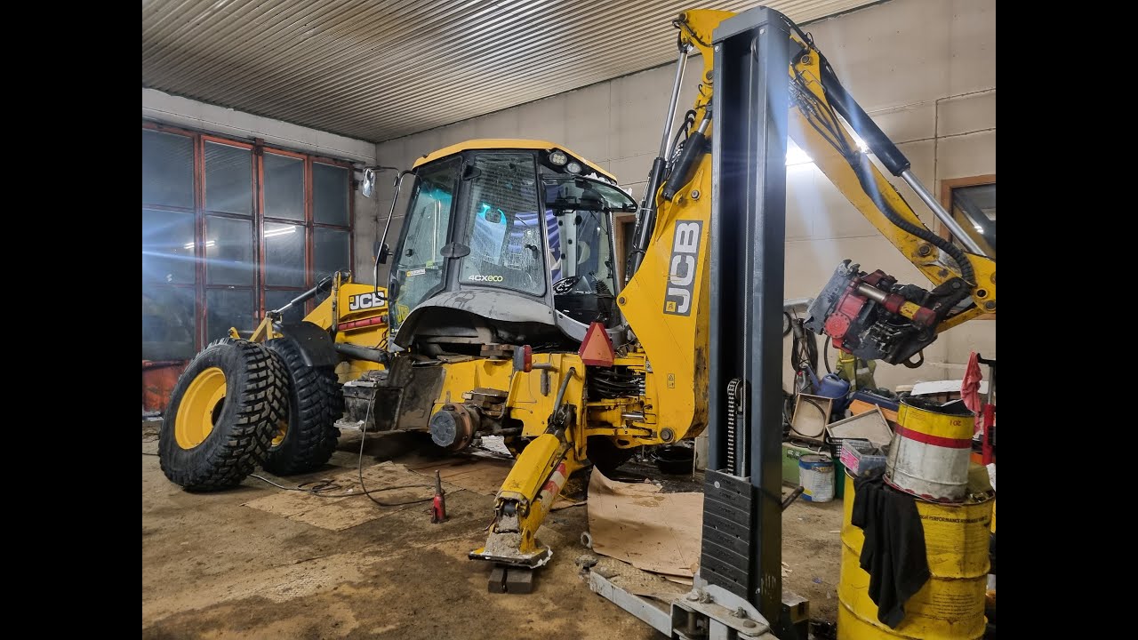 JCB4CX hydrauliikkaöljyvuodon etsiminen, nostetaan hyttiä