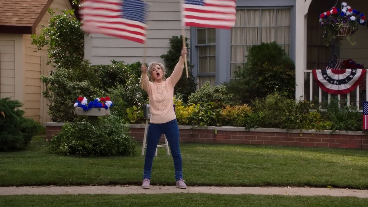 Meemaw waving flags & singing for hours | Young Sheldon: S2E16