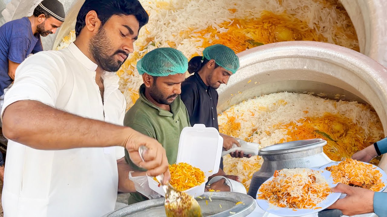 Famous Chicken Biryani ! Biryani Prepared in Kitchen | Chicken Biryani Karachi Street Food Pakistan