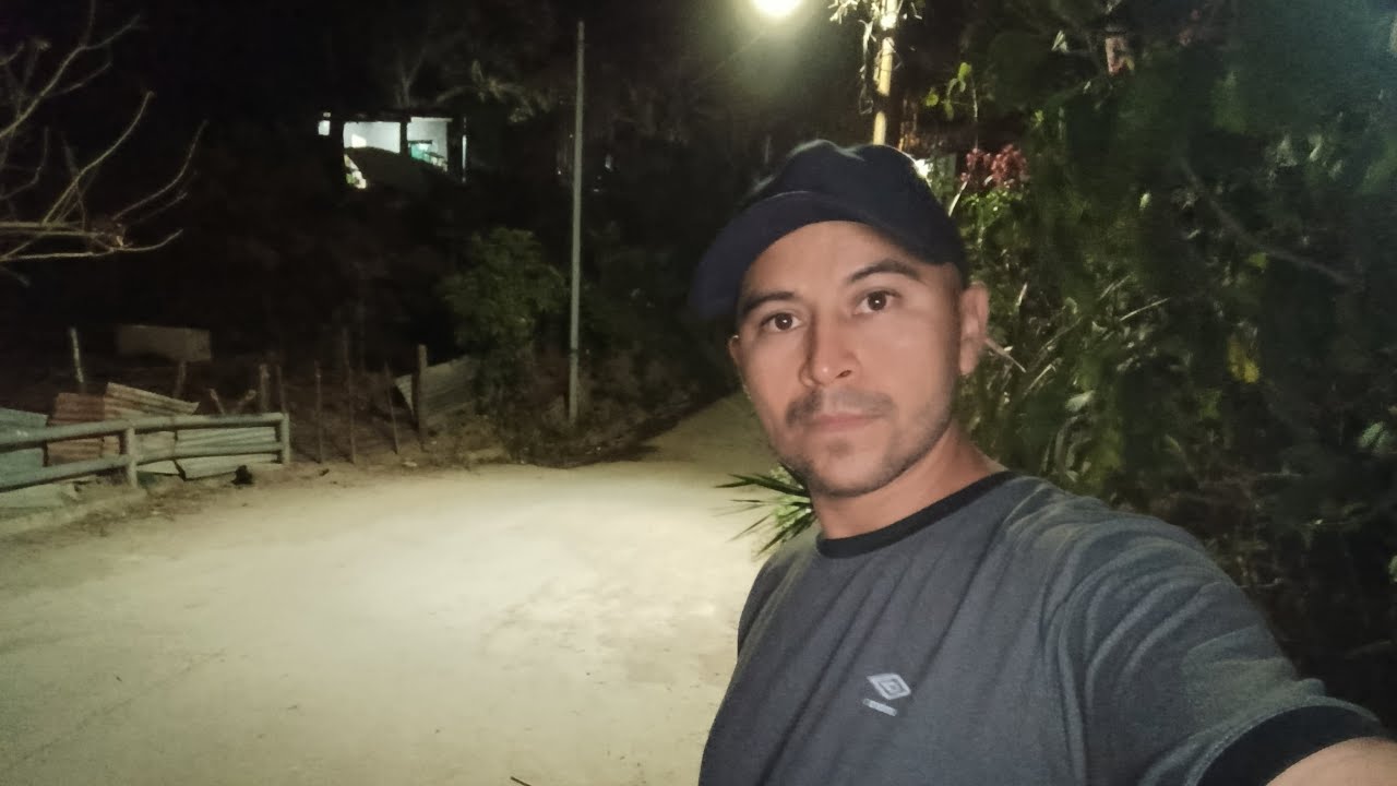 Es Seguro CAMINAR de NOCHE en EL SALVADOR 🇸🇻