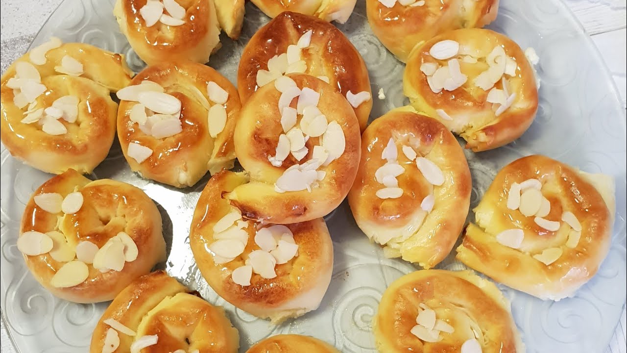 Mini mhnchat met roomkaas/محنشات بالجبن