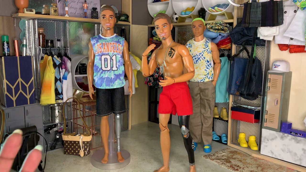 Prosthetic leg Ken doll restyle. Removable Leg. Fashionista 212.