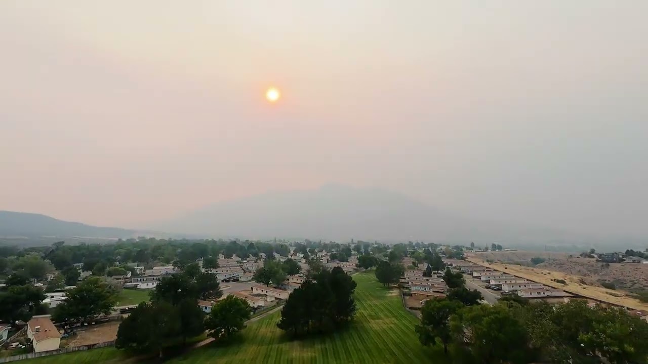 Smokey Flight, Smoke from the  Lee and Elk fire in Colorado