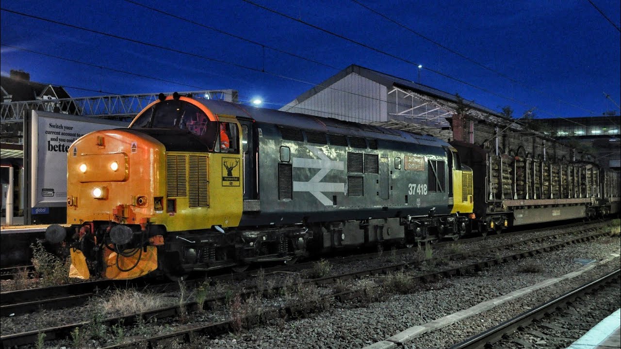 class 37 | 37418 with HELL FIRE  departure from Crewe **TONES** and wheel slip 15/07/2022