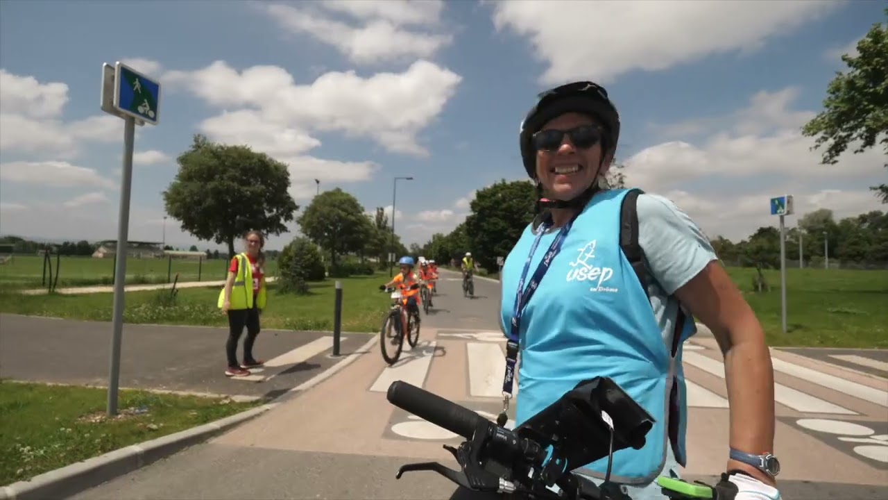 On traverse la Drôme en faisant de la radio et du vélo avec des enfants !