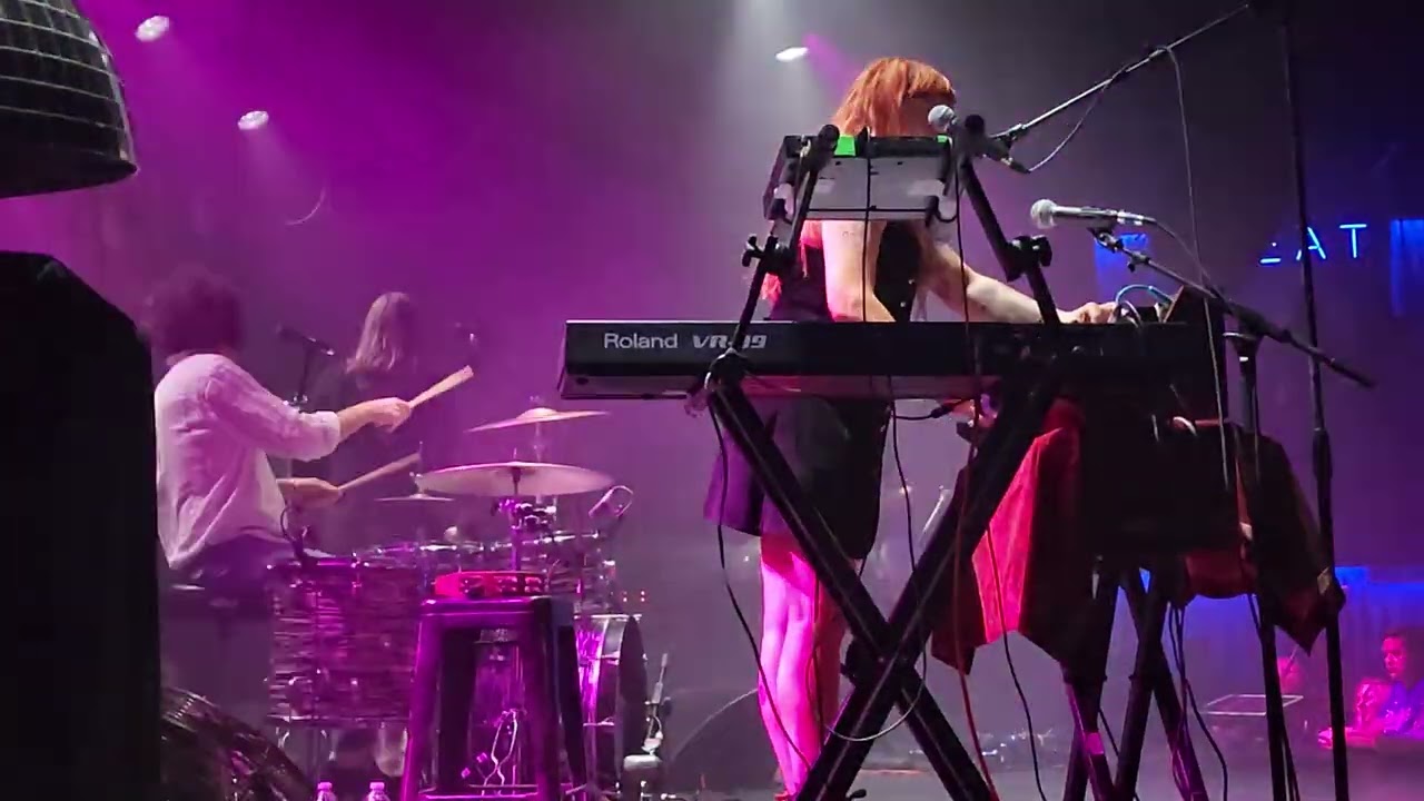The Dandy Warhols. Holding me up. The Bellweather DTLA. 2025