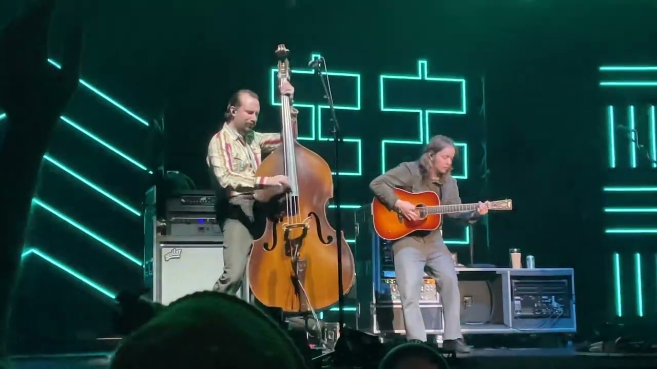 Billy Strings - Royal's bass solo 2/17/23 Atlantic City Doin&rsquo; Things Right