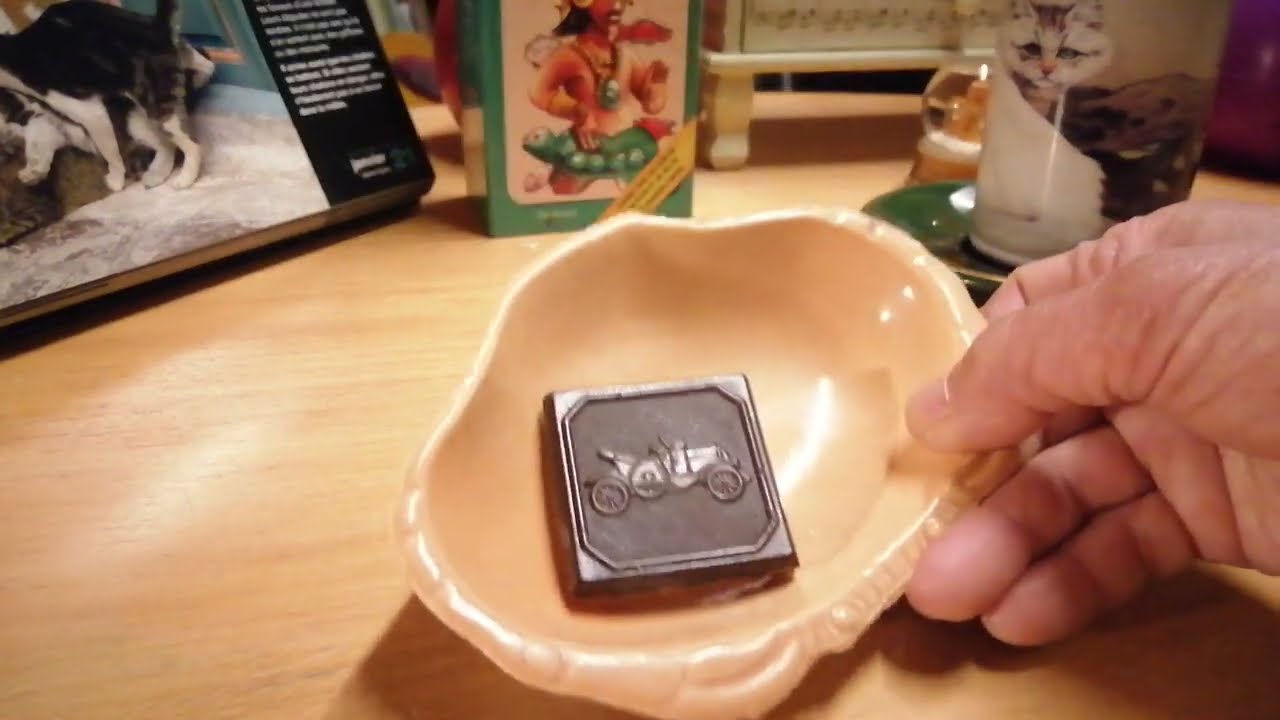 インフルエンザ完治していないけれど結構外を動き回っています!☕︎ウエハース食べながら一日の最後に色々喋ってます。