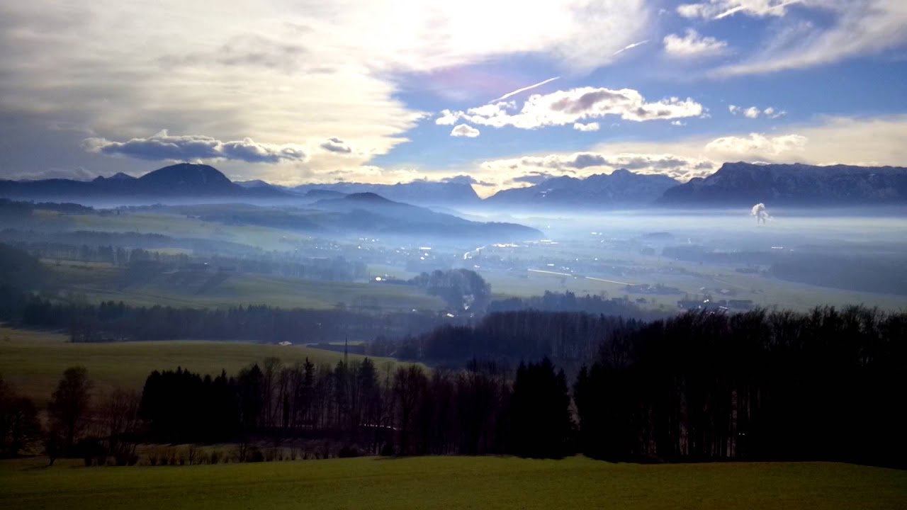 Blick &uuml;ber das Alpenvorland in die Salzburger und Berchtesgadener Alpen