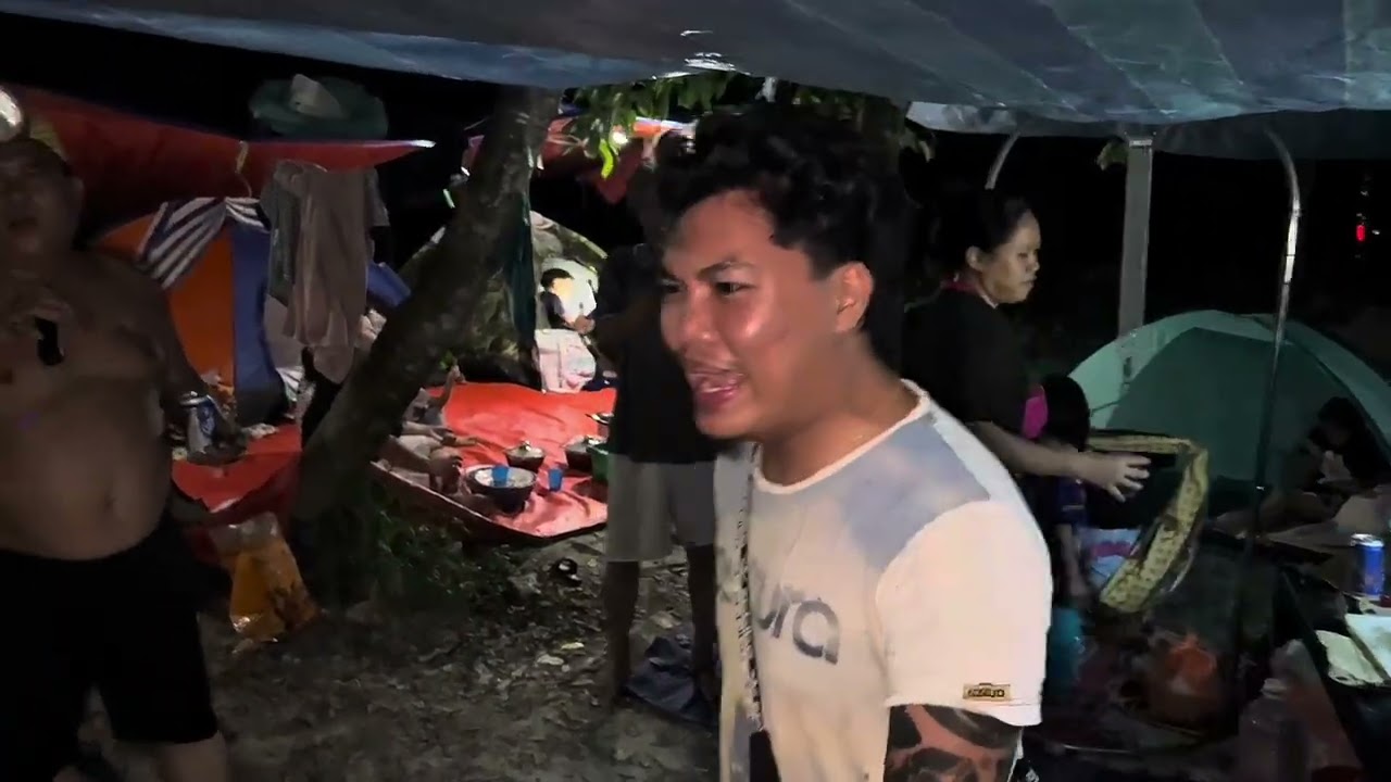 Bermalam di hutan beramai ramai bersama family cukup seronok#satu malam satu hari#👍👍🤣🤣