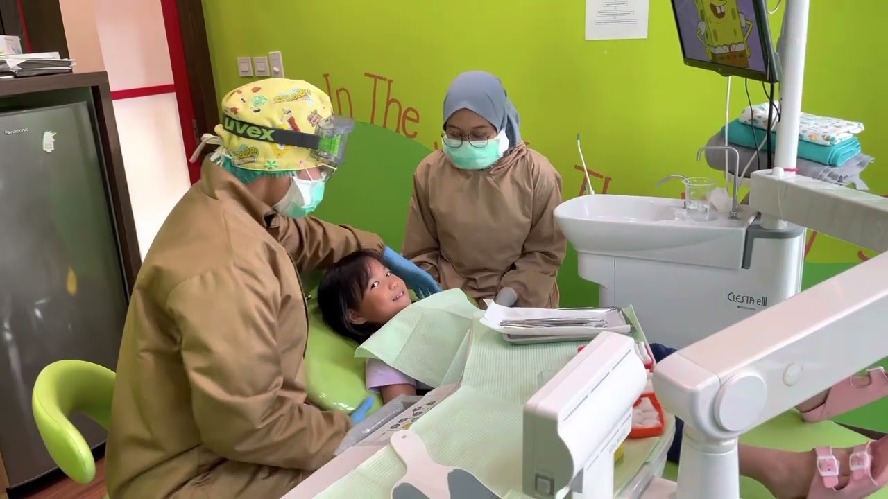 Mima bercerita ke dokter gigi di Medikids