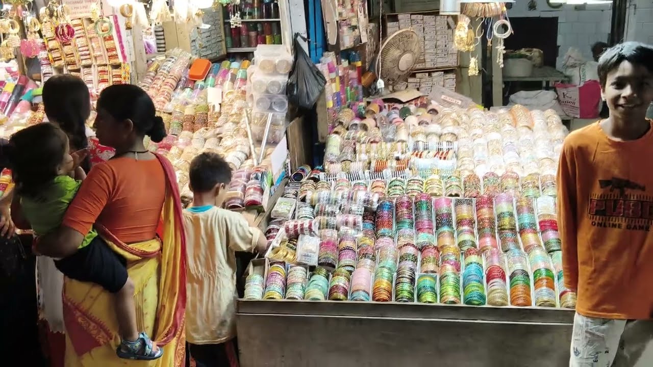 Raja bajar ka video Raja bajar mein Eid ka market karne ke liye Anjaan ka time iftar ka time ho gay