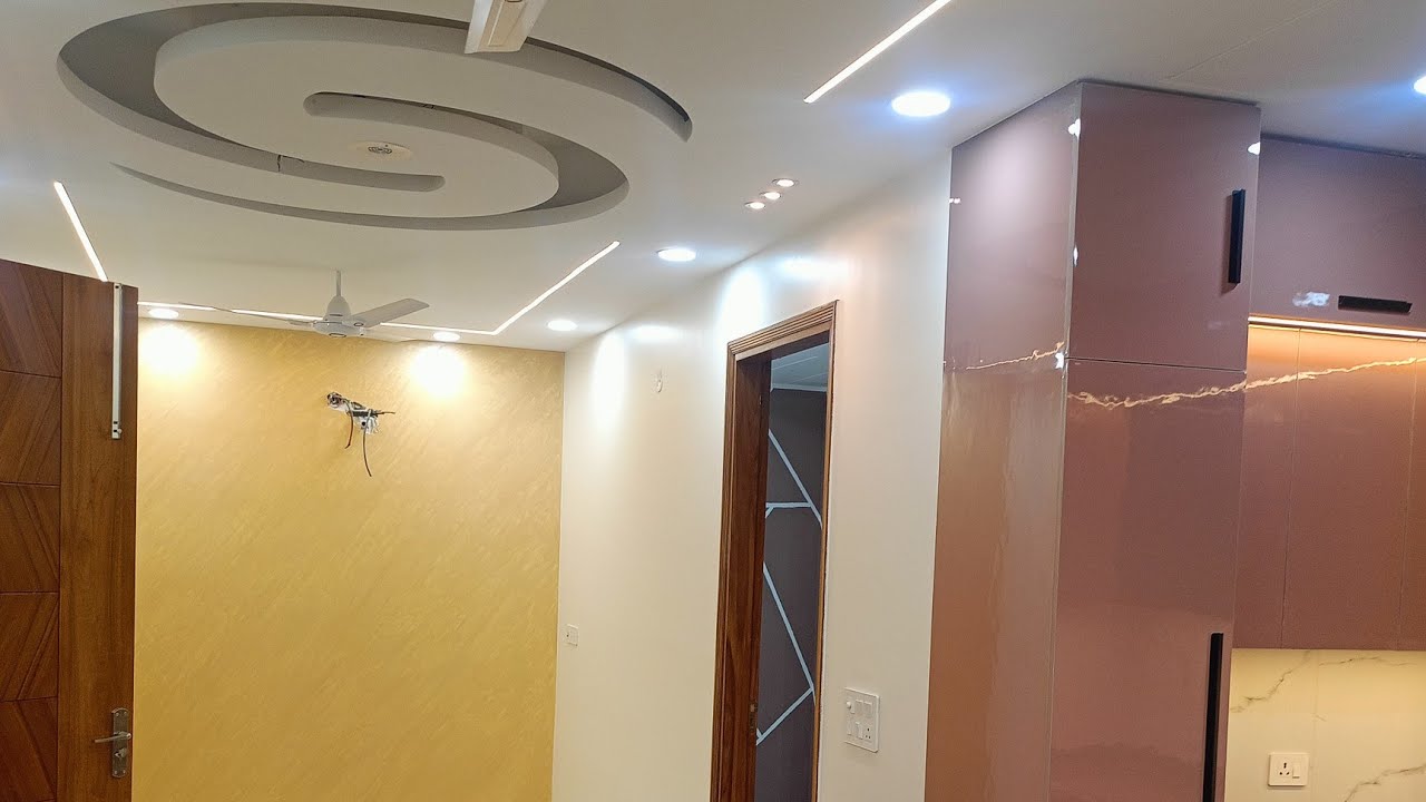 Furnished 3bhk flat for sale in Preet vihar | Gated Society flat for sale in Metro Nirmanvihar Delhi