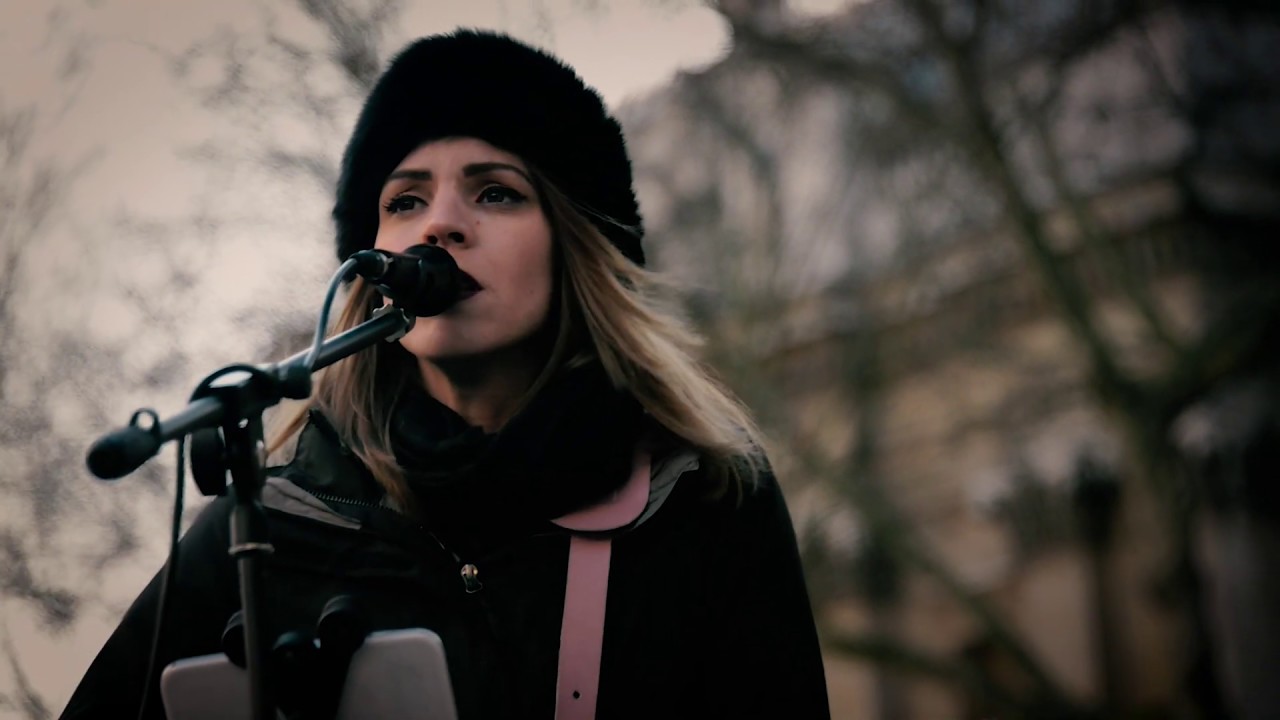 Cajon Guitar Jam Claire Audrin Italian singer near London Eye Deep House Music Live Street Performer
