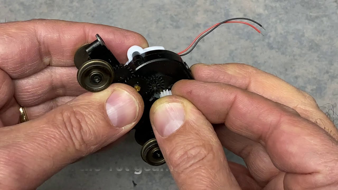 Lima ezClips - quick and easy 'glueless' Lima loco motor replacement.
