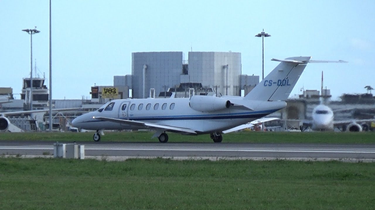Valair Private Jets Cessna 525B CitationJet CJ3 CS-DOL (cn 525B-0330)