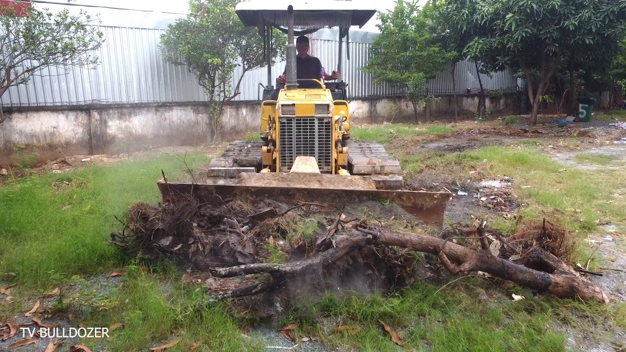 Wonderful New Project!!! CLEARING TRASH & GRASS By Driver KOMATSU D20P DOZER Pushing GRASS And TRASH