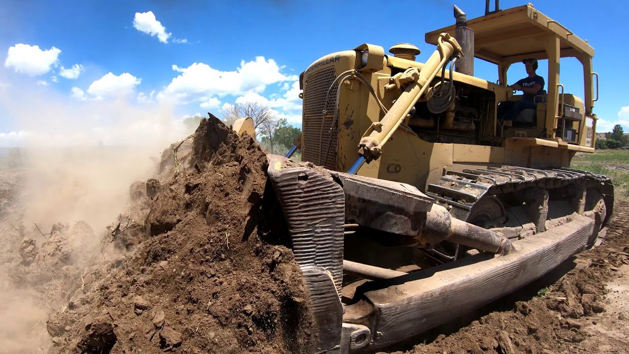 D8H pushing dirt Heavy equipment