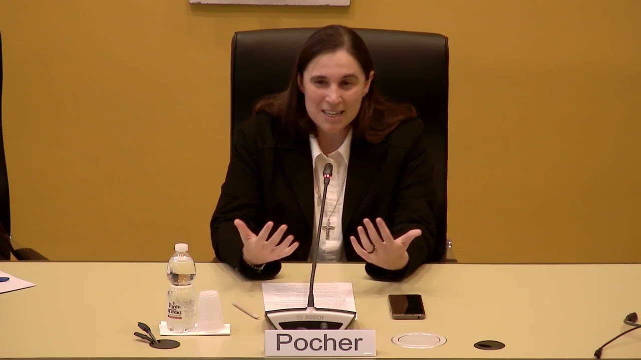 Linda Pocher: "Guardare il mondo con occhi bene aperti"