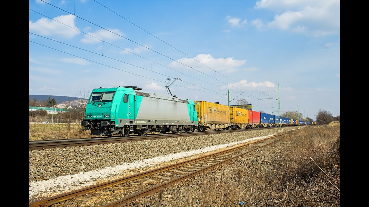 Vonatok Budaörs és Törökbálint között az 1-es vonalon.