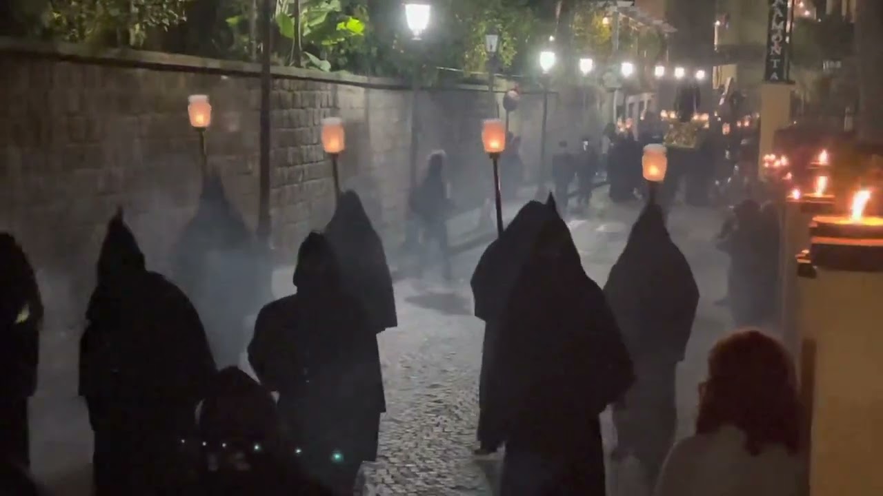 Sorrento - Venerdì 15 Aprile 2022 - Processione Nera del Cristo Morto.