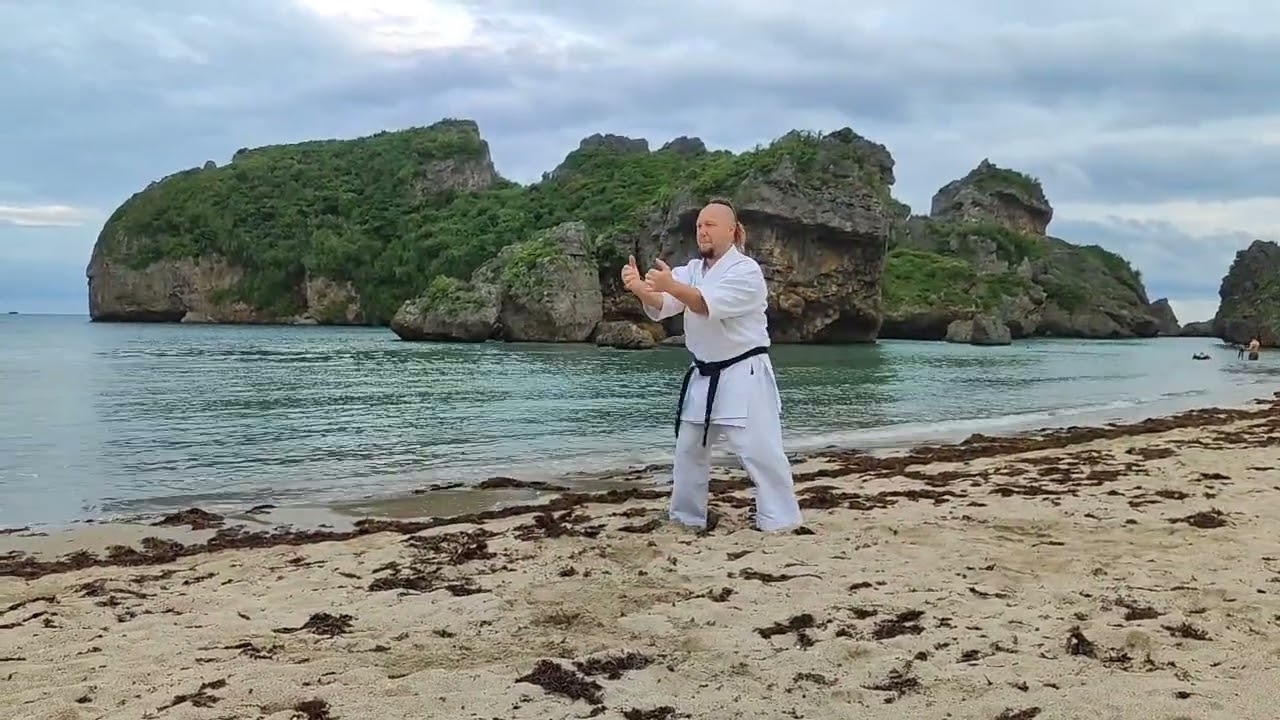 Kanchin kata Uechi ryu karate / island of Hamahiga (Okinawa) Japan / karate on the beach 