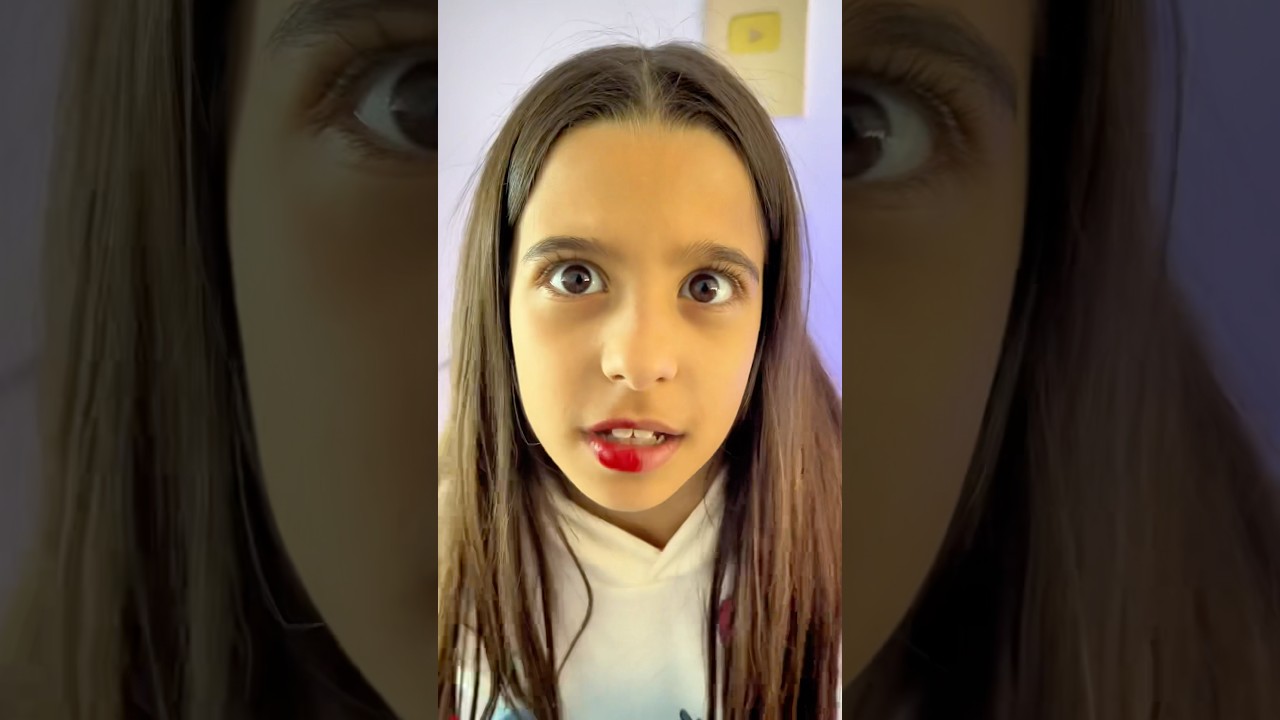 ELA É UMA INVEJOSA! 😡 