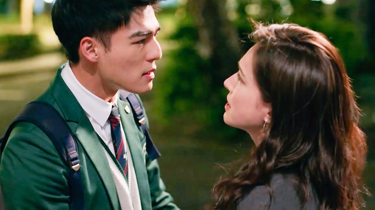 ซินเดอเรล่าเมาเปิดเผยความจริงว่าพวกเขาเป็นพี่น้องต่างแม่