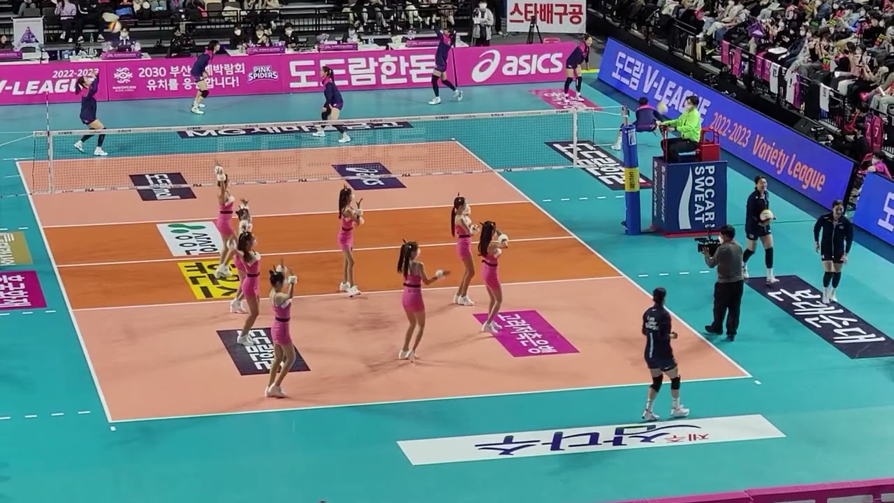 Christmas 2022 at the V-League: Heungkuk Life Pink Spiders vs GS Caltex Kixx
