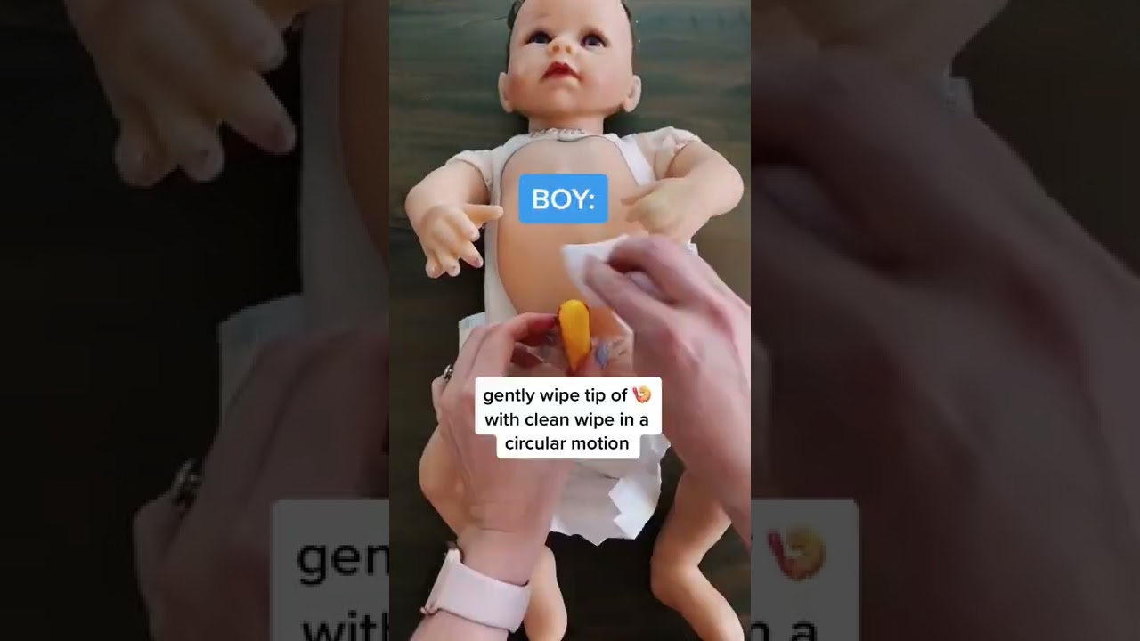 Baby Tips |  The BEST way to change a newborn&rsquo;s diaper (girl and boy!) #newborn #newbaby #babytips