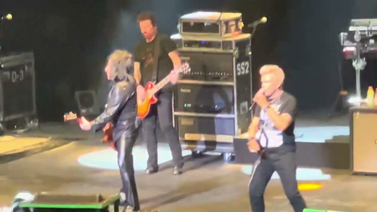Billy Idol - One Hundred Punks (Generation X song live in Boston 9/9/23)