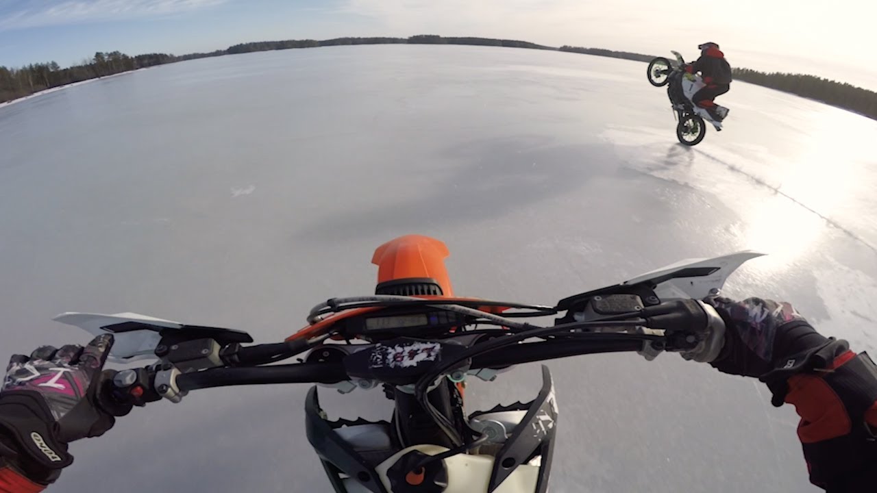 Riding 300TPI and 1000GSX-R on Flat and Smooth Ice