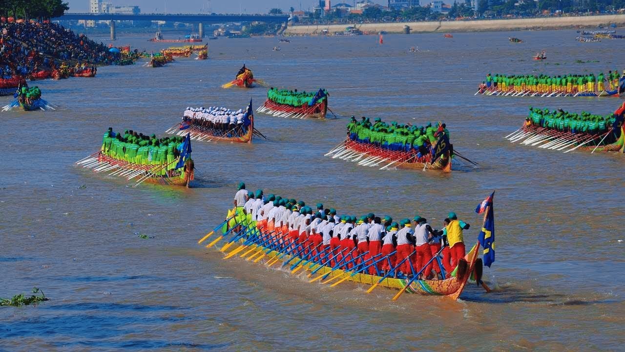 [ 🔴បន្តផ្ទាល់ ] អបអរសាទរ ព្រះរាជពិធីបុណ្យអុំទូក បណ្តែតប្រទីប និងសំពះព្រះខែ អកអំបុក