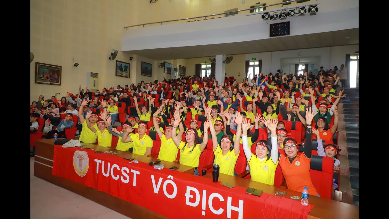 KH&Ocirc;NG KH&Iacute; CỔ VŨ TRẬN CHUNG KẾT GIẢI B&Oacute;NG Đ&Aacute; TNSV VIỆT NAM 2025 TẠI TRƯỜNG ĐẠI HỌC VH,TT&DL THANH H&Oacute;A