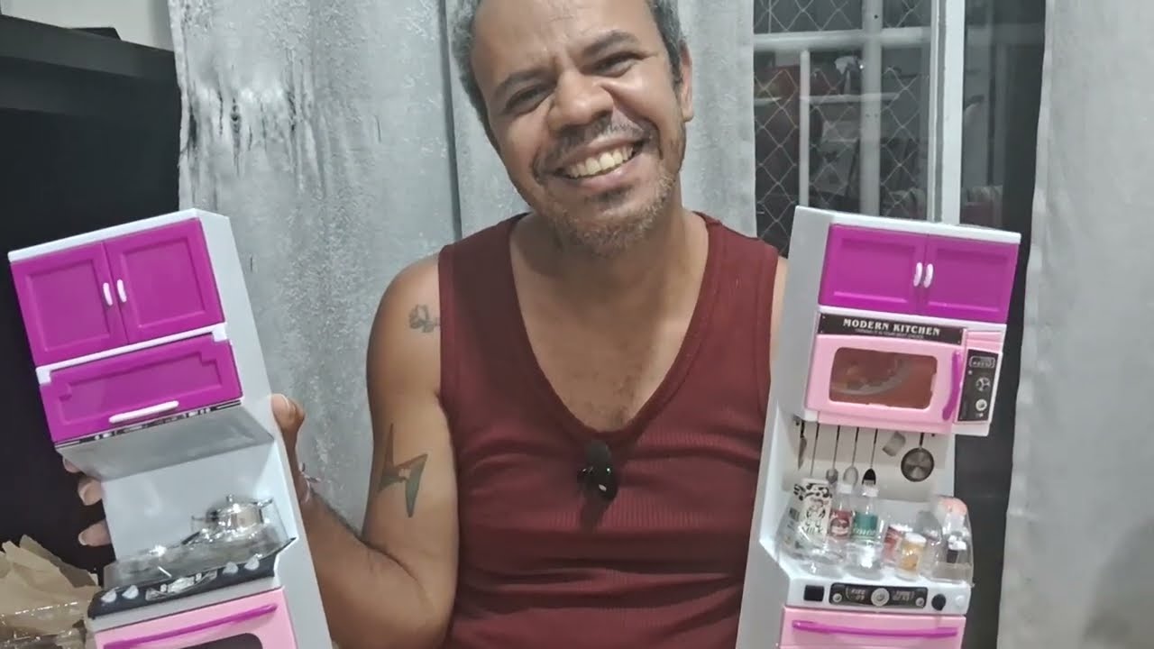 Comprei a Cozinha Lullie para minhas Barbies!!!