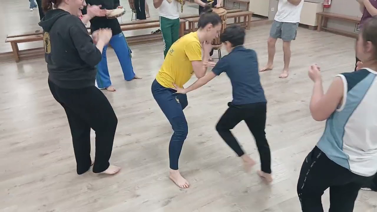 Roda du soir. Corps a corps