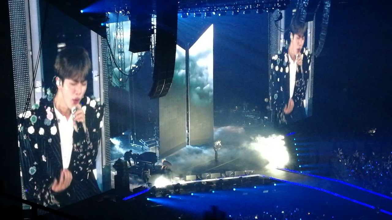 BTS (방탄소년단) - LIVE in Paris 20.10.2018 - EPIPHANY (JIN SOLO)