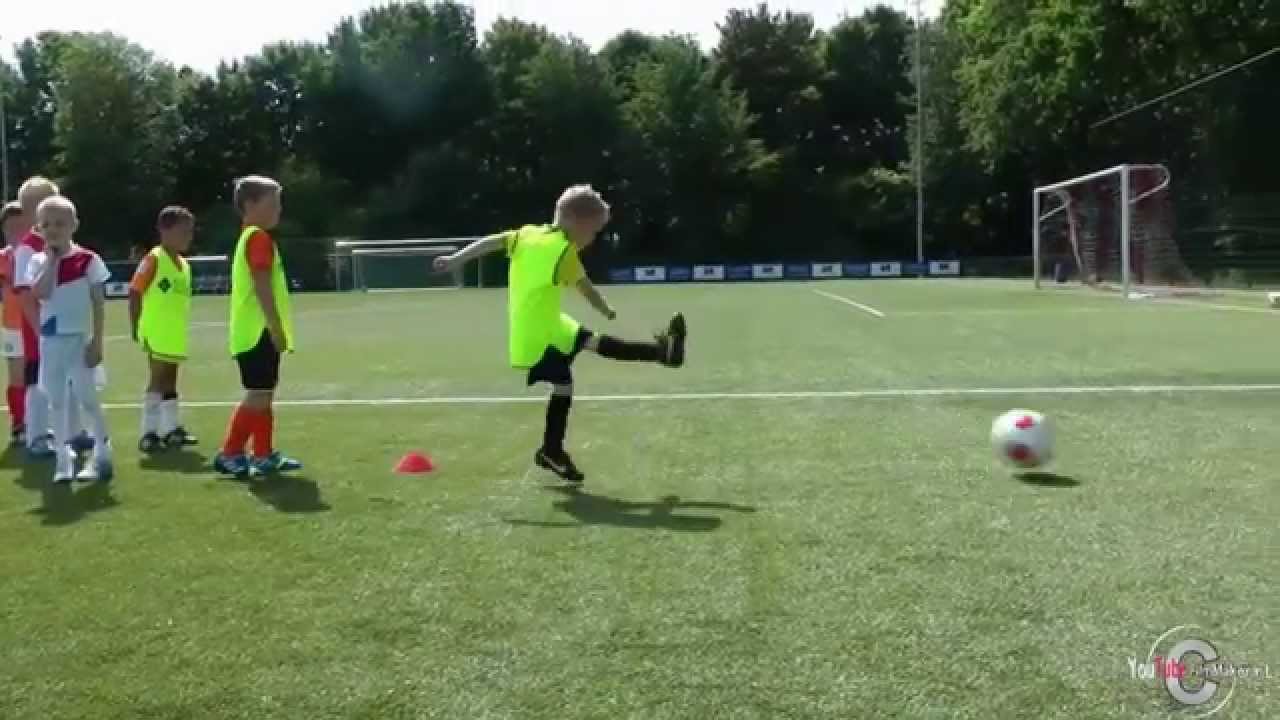 Kabouter Voetbal training  door YouTubeFilmMaker.NL