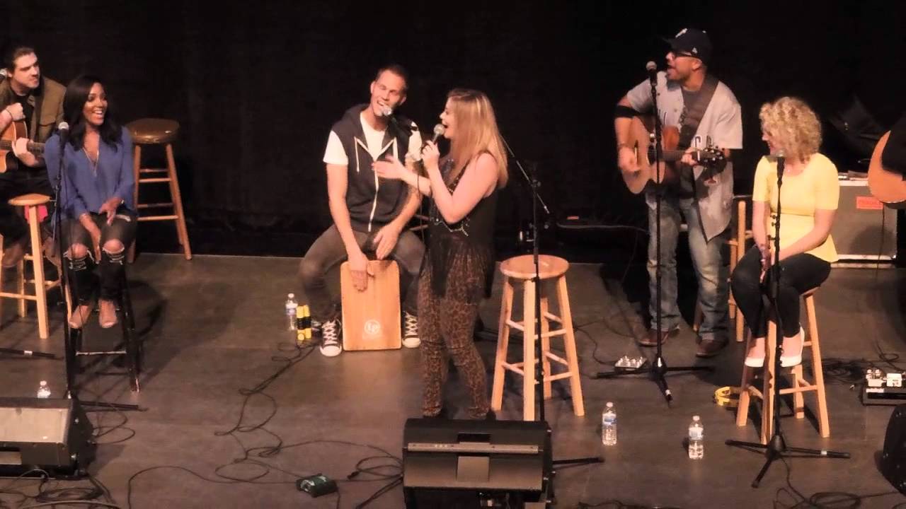 Lauren Alaina sings medley of artist