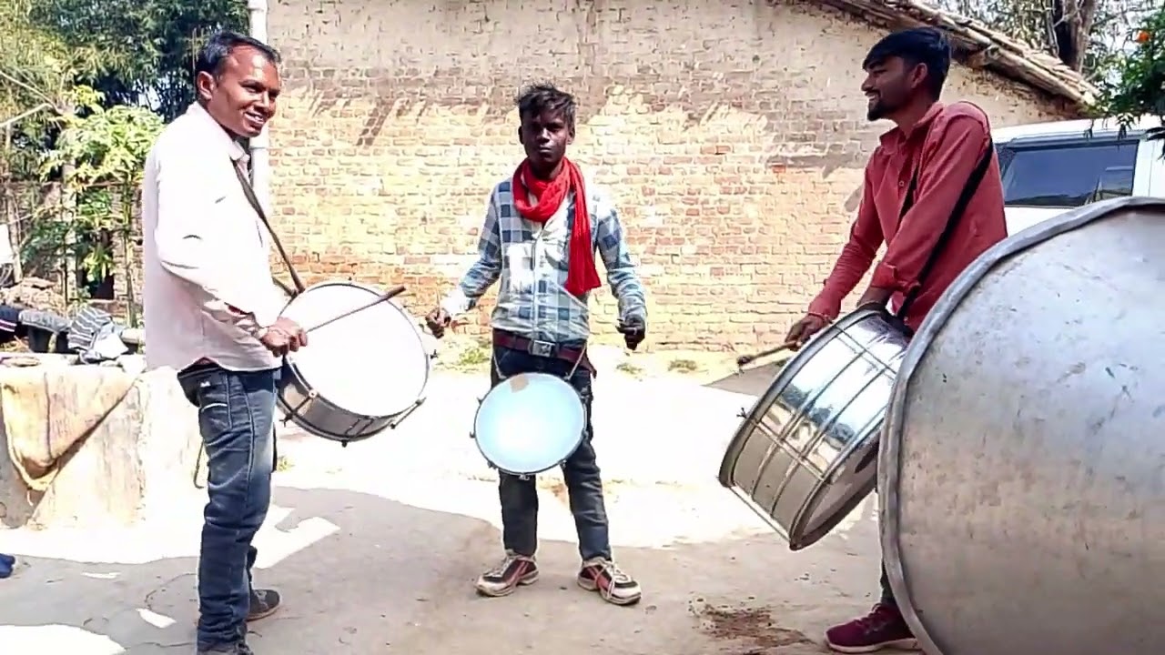 अभिषेक बैंड पार्टी छिपिया जिला मऊगंज मध्य प्रदेश मऊगंज नईगढ़ी मार्ग देशी बैंड बाजा छिपाया सोहर गीत 