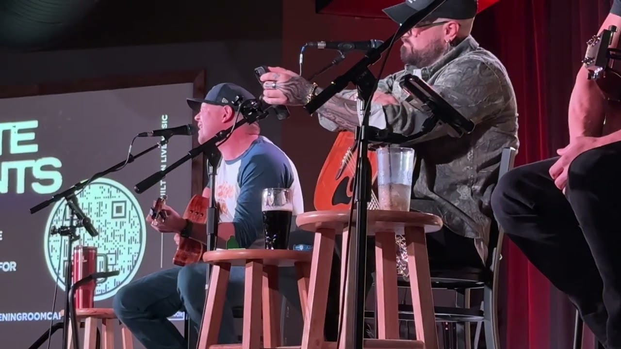 Adam Craig - The Listening Room (Nashville) - She Gives Everything But Up On Me 