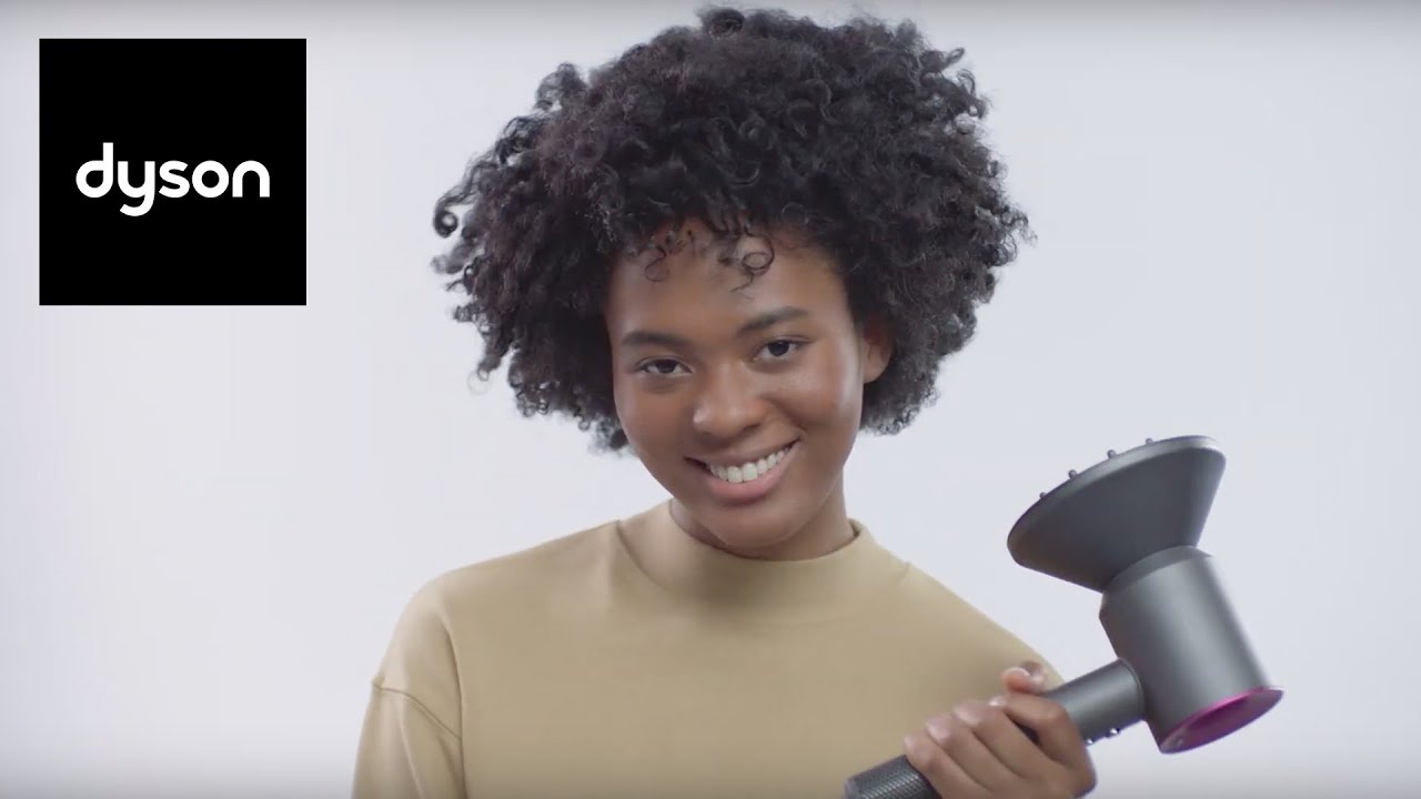 Фен Dyson Supersonic&trade;: 3 совета по укладке с помощью насадки-диффузора.