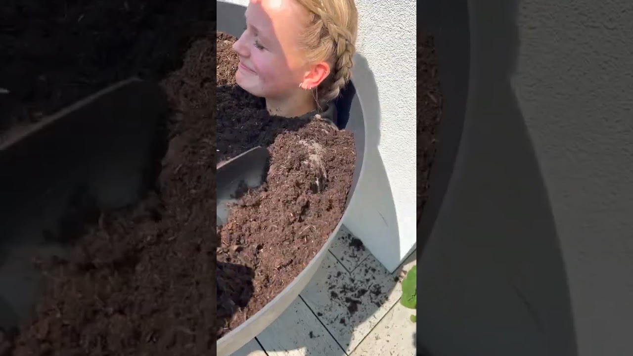 the worlds scariest plant 😂#kristenhanby #kristenhanbyshorts #kristenhanbyclips