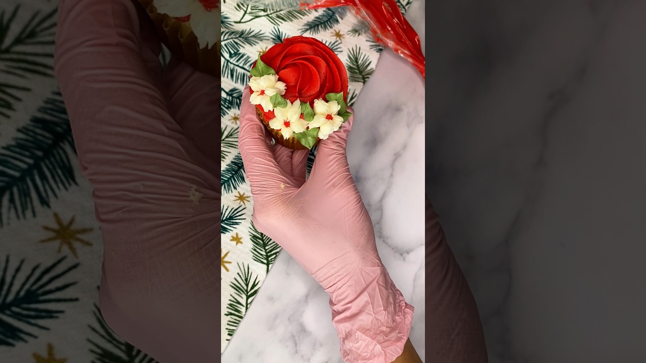 How to pipe a Holiday floral cupcake! 🌹🎄#christmas #cupcakes #shorts #buttercream #piping #flowers